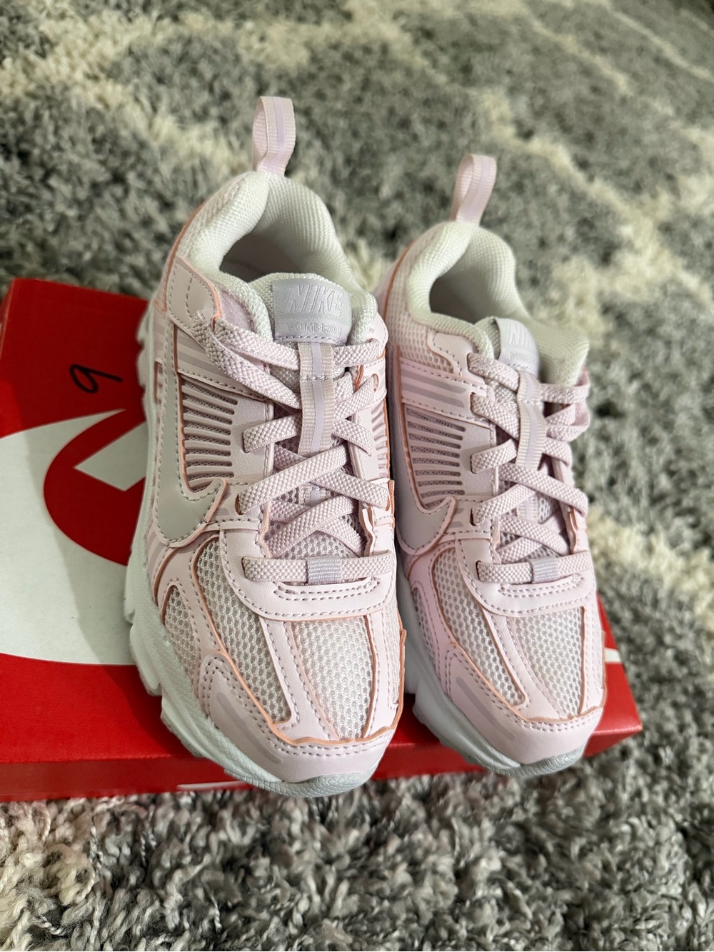 Nike Vomero Kids Light Pink